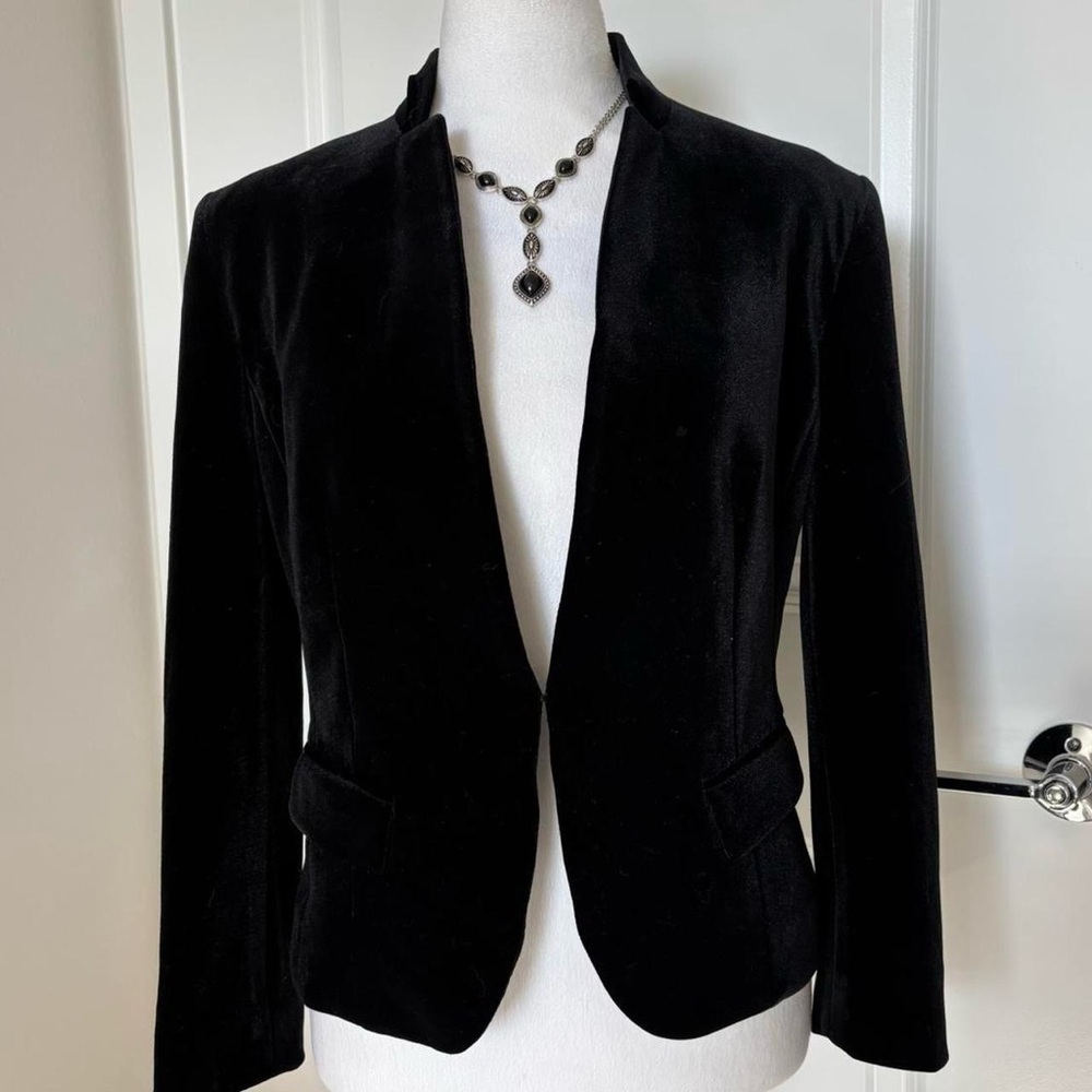 Nine West Black Velvet Blazer Women’s Size 6 Tailored Fit